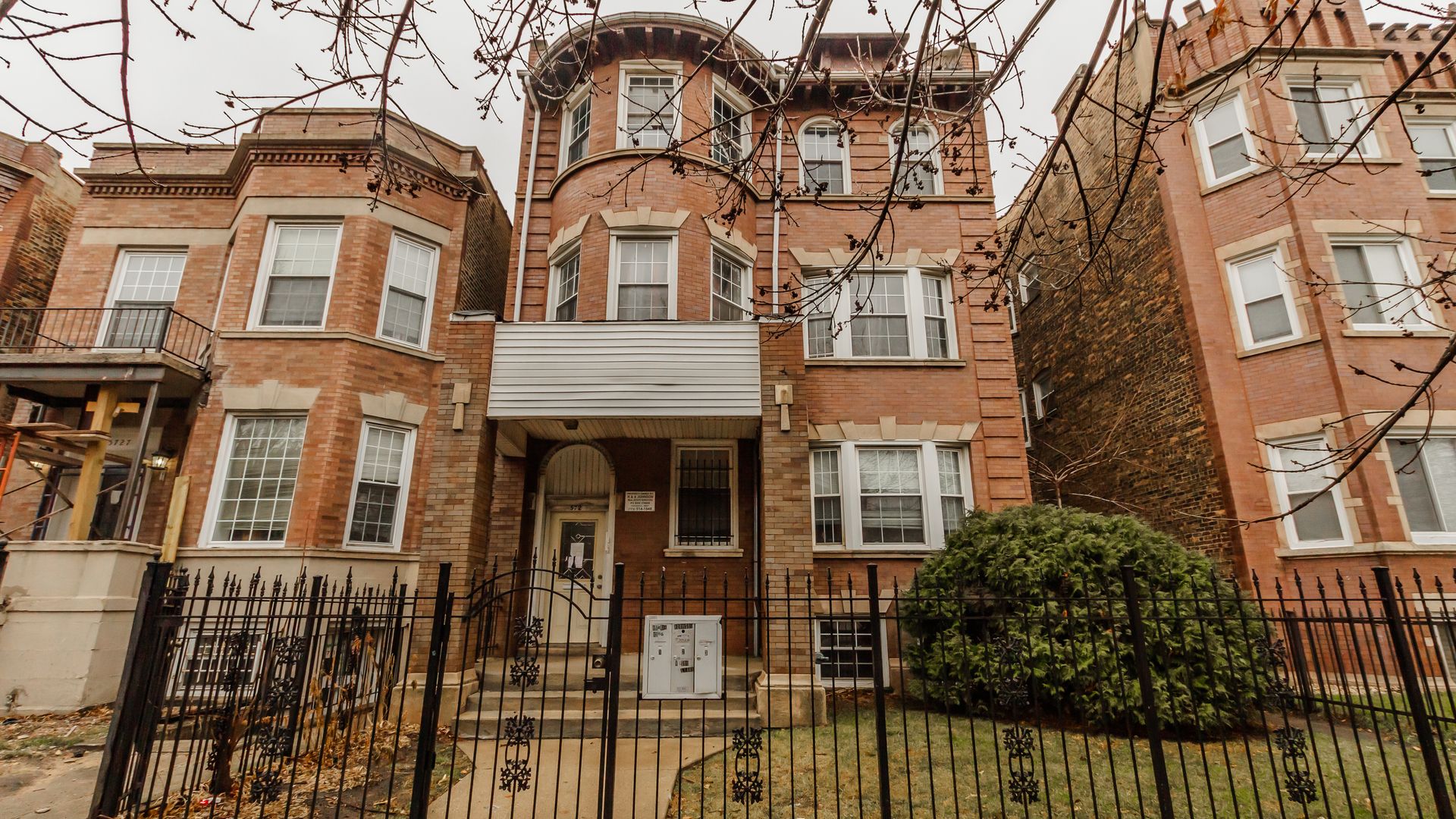5729 S MICHIGAN Avenue — Chicago, IL 60637