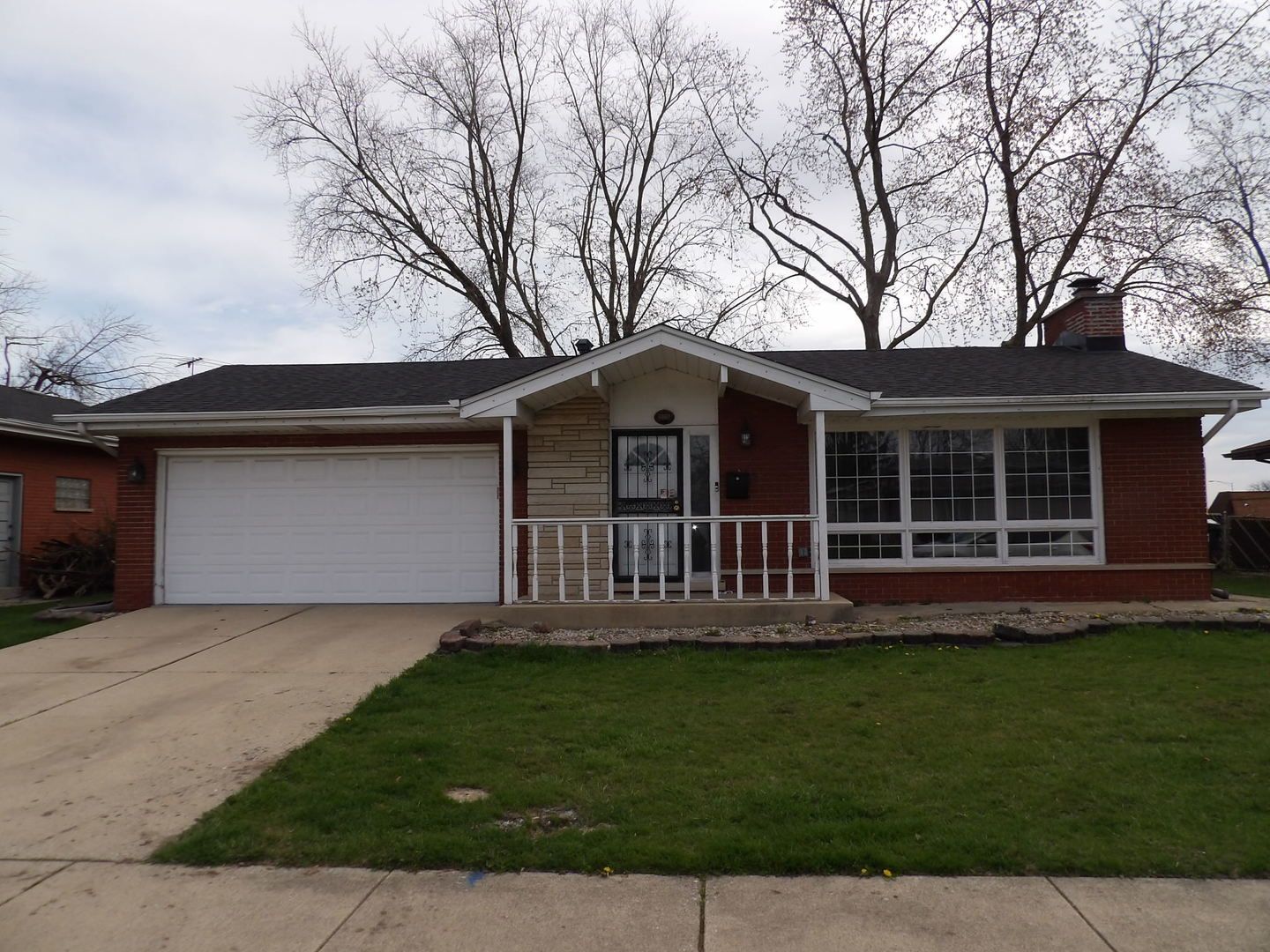 16315 Kenwood Avenue — South Holland, IL 60473
