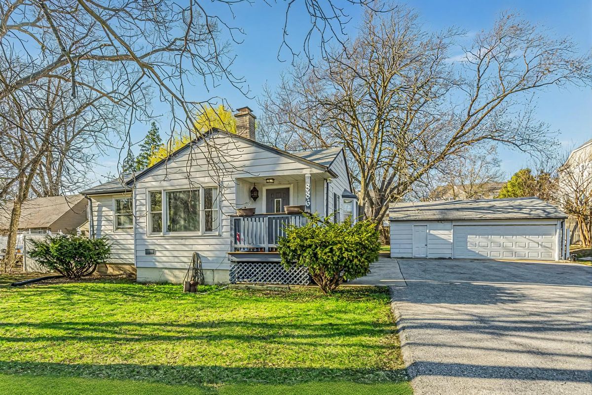 886 Palatine Road, Palatine, IL 60067