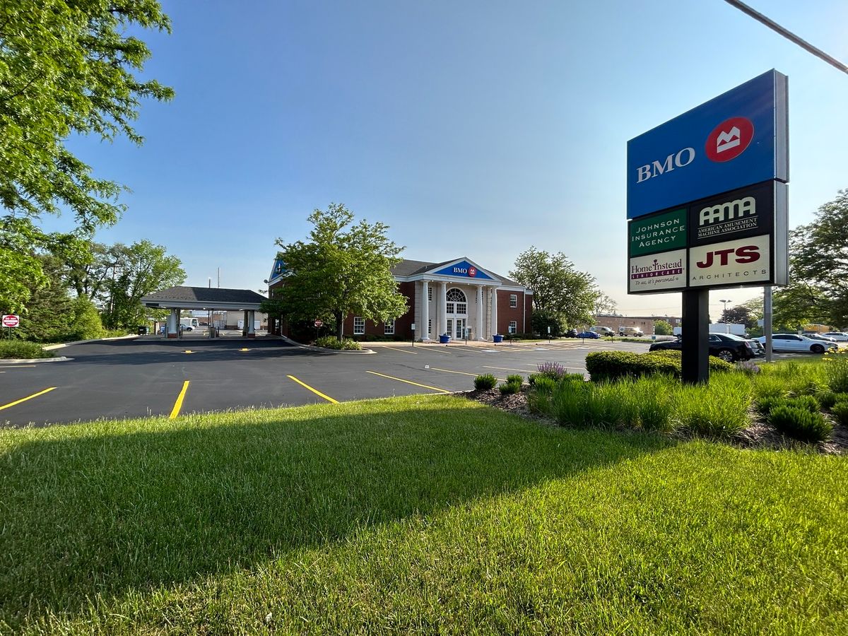 450 Higgins Road, Elk Grove Village, IL 60007