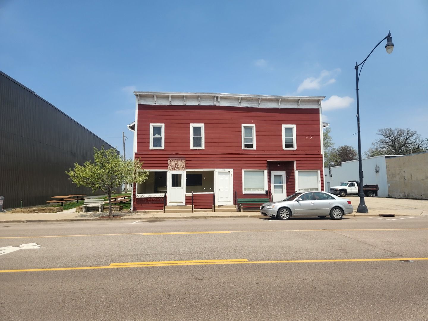 146 E LINCOLN Avenue — Hinckley, IL 60520