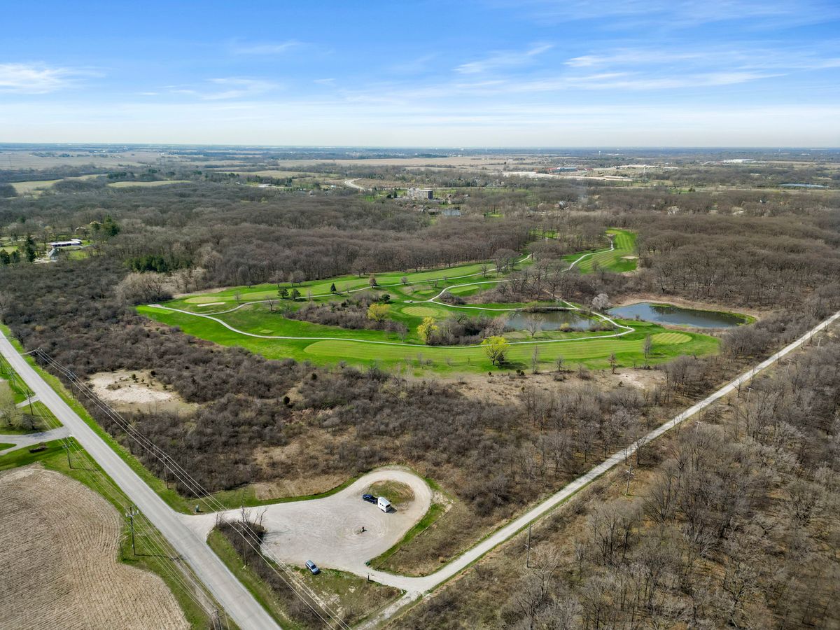 26732 Balmoral Woods Drive, Crete, IL 60417