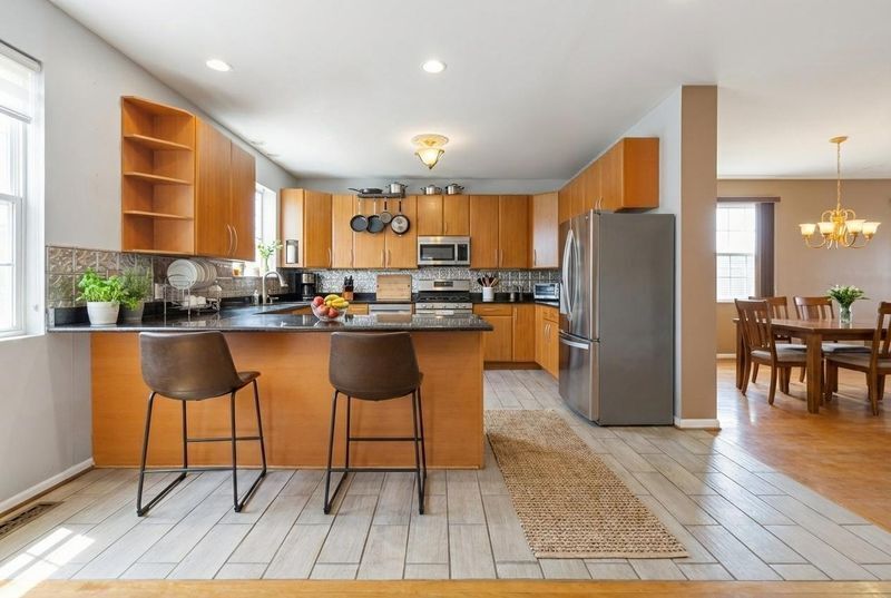 1024 Park Place, Bellwood, IL 60104