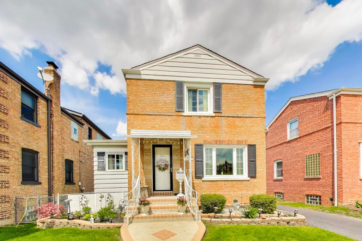 7830 Berwyn Avenue, Chicago, IL 60656