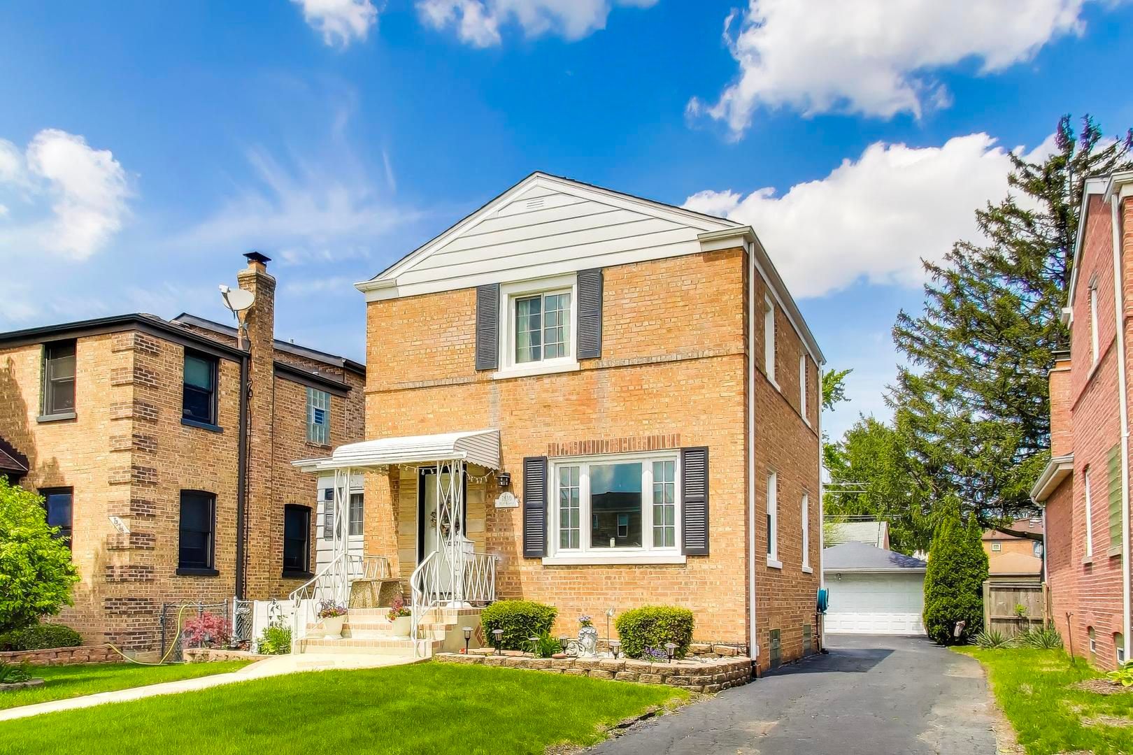7830 W Berwyn Avenue — Chicago, IL 60656