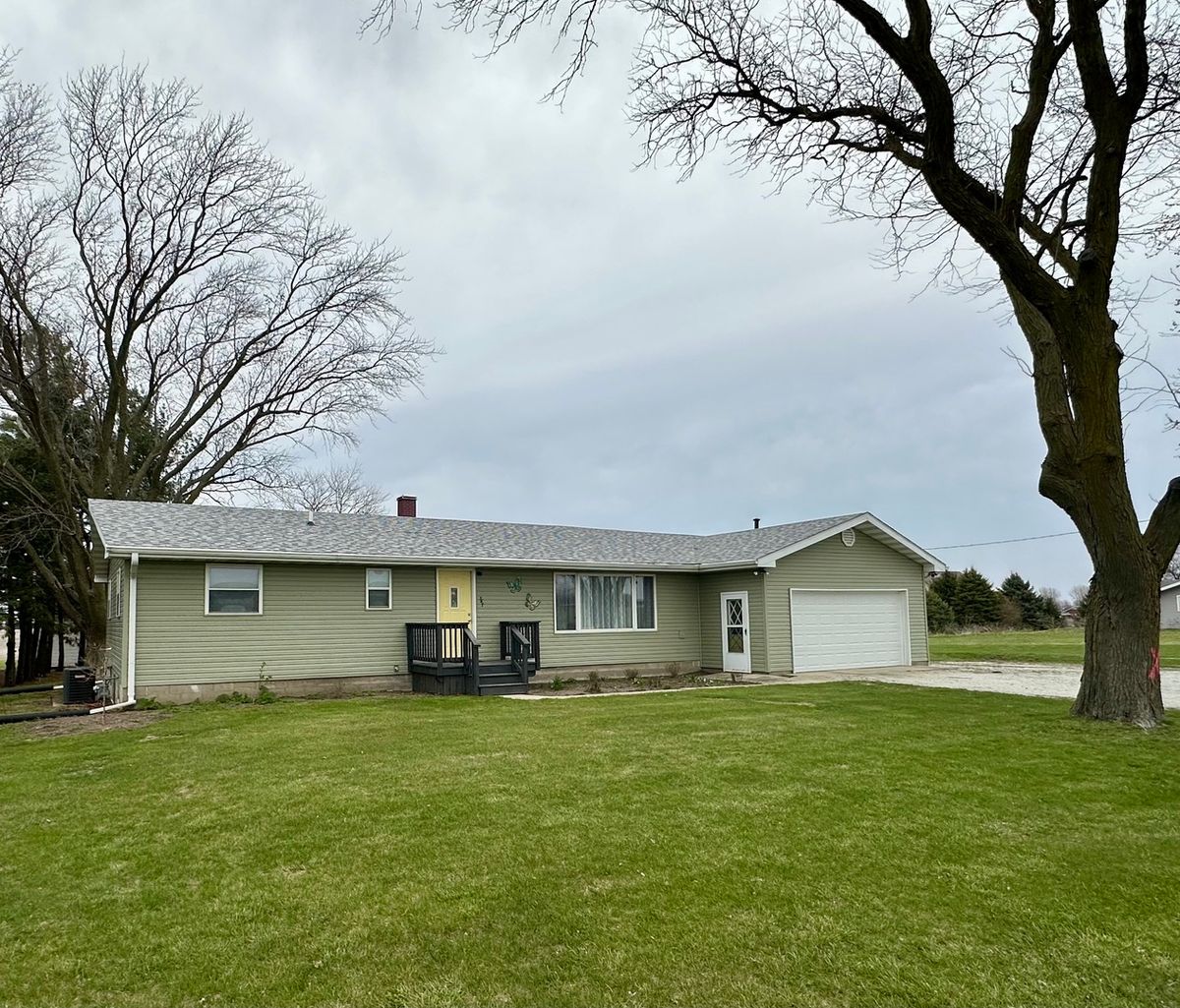 567 9000 Road, Manteno, IL 60950