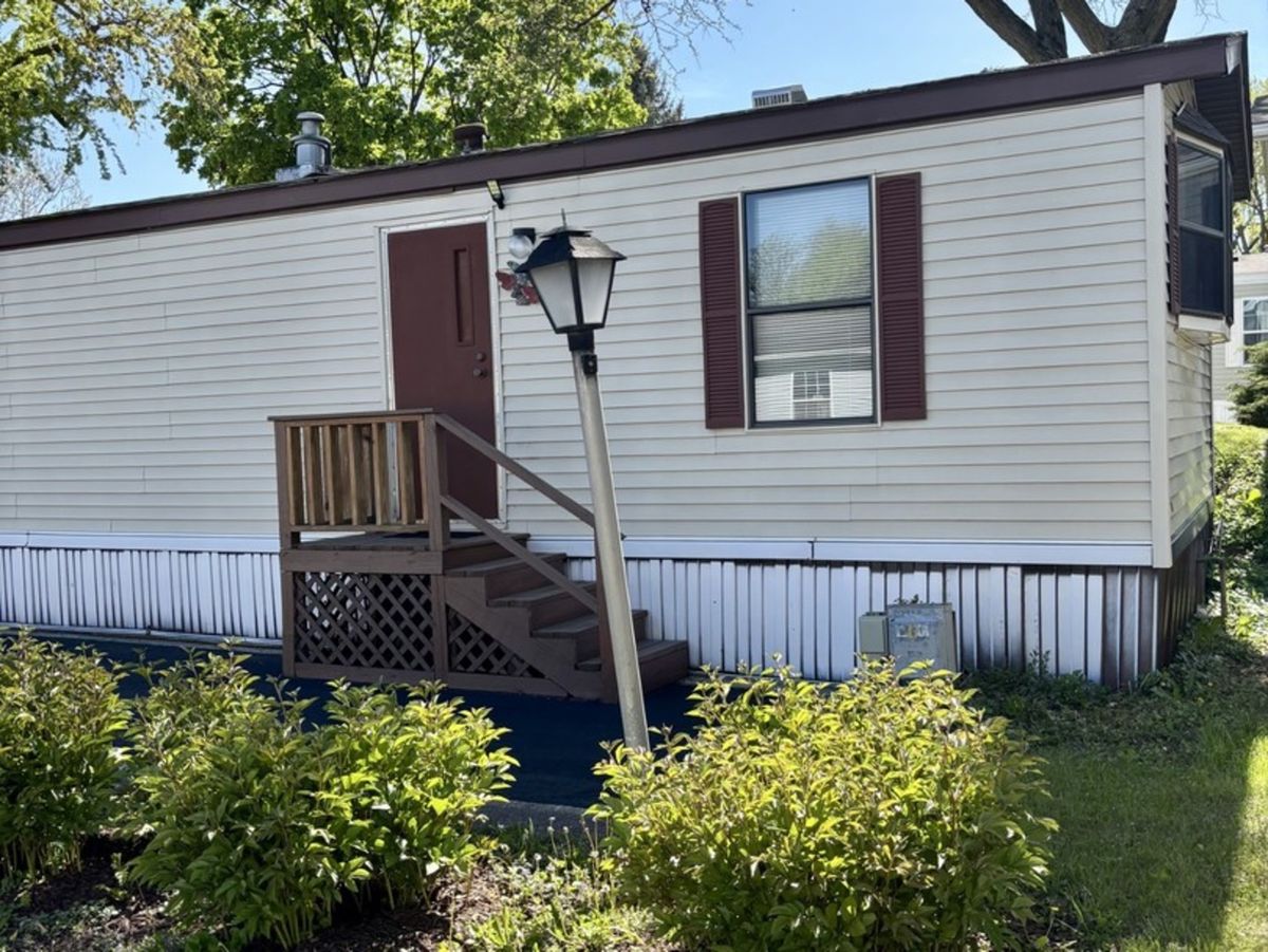 6801 S LaGrange Road #D16, Hodgkins, IL 60525