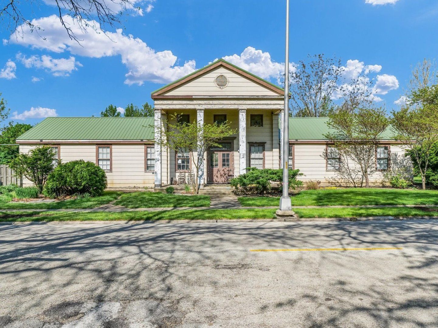 810 S CENTURY Boulevard — Rantoul, IL 61866
