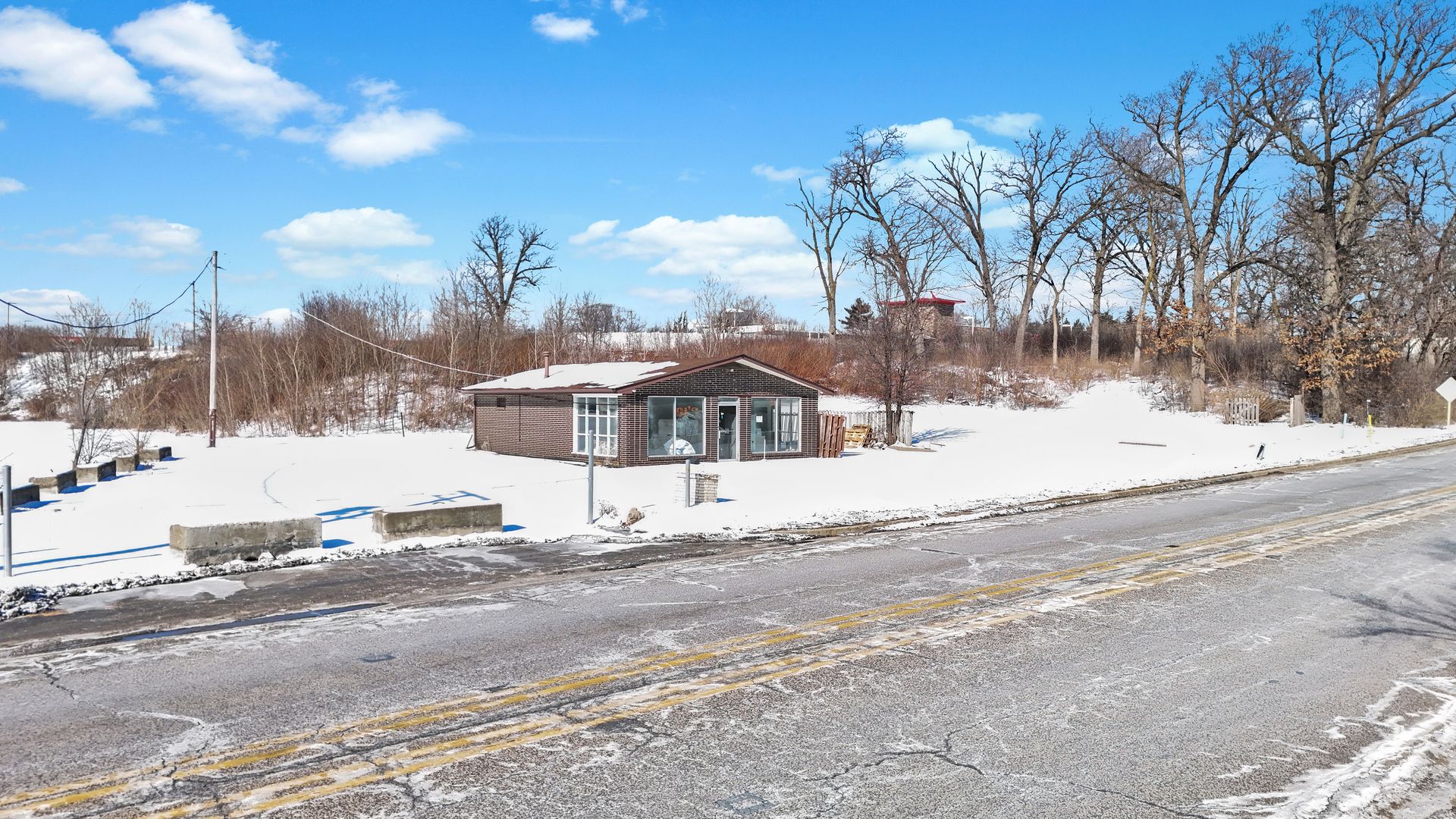 1350 Sarana Avenue — West Chicago, IL 60185