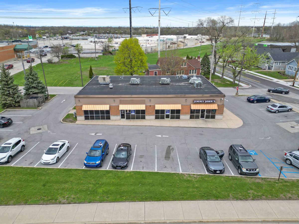 2427 Ridge Road, Highland, IN 46322