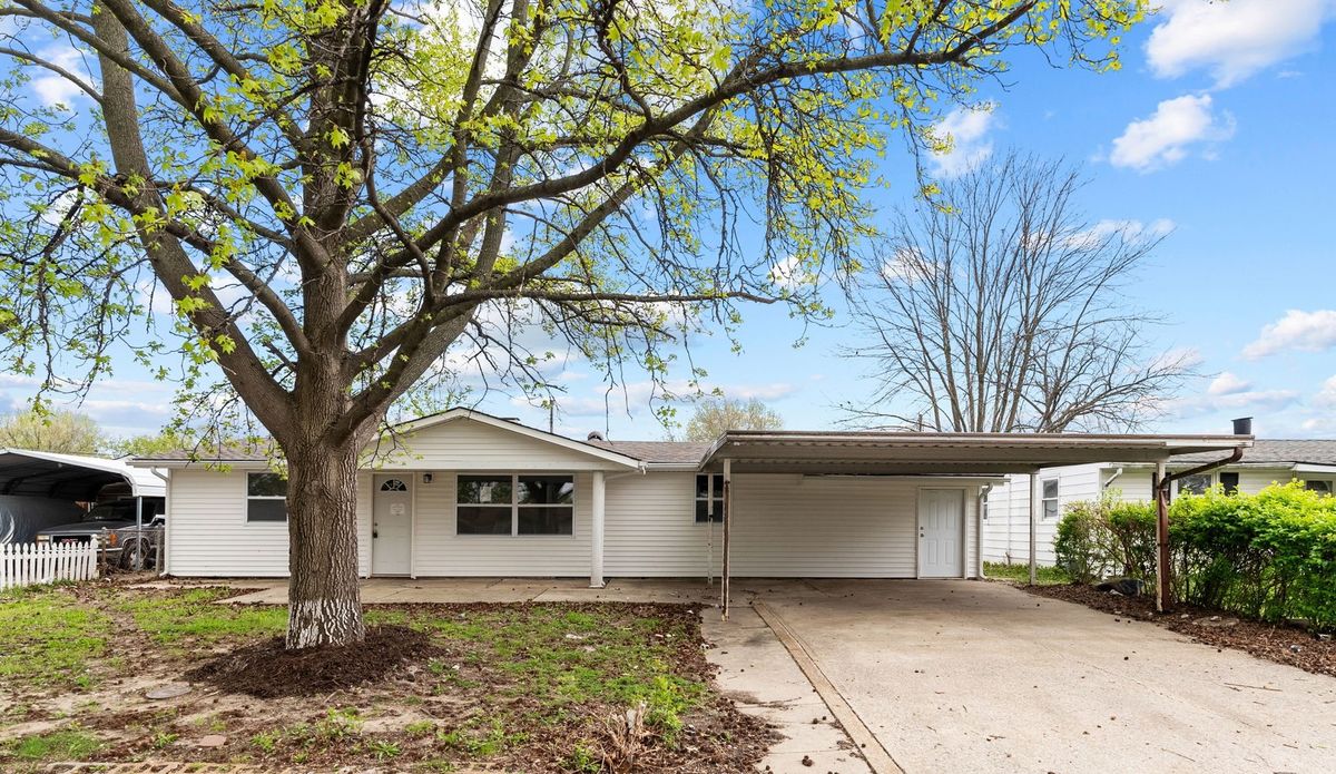 208 St Christopher Drive, Cahokia, IL 62206