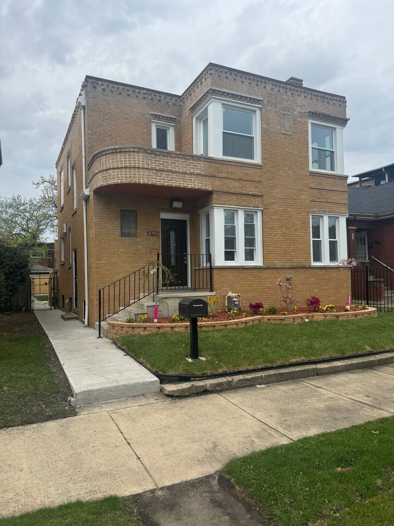 8110 Chappel Avenue — Chicago, IL 60617