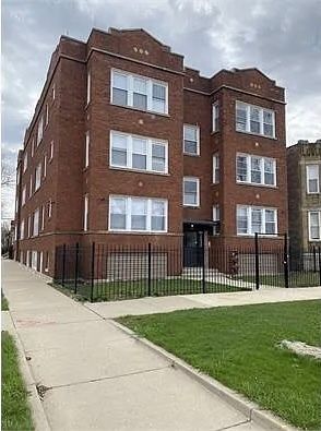 4501 Maypole Avenue — Chicago, IL 60624