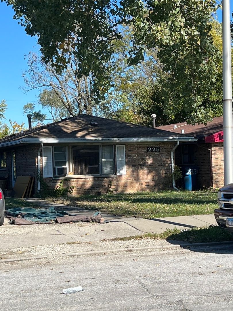 225 W 155th Street — Harvey, IL 60426