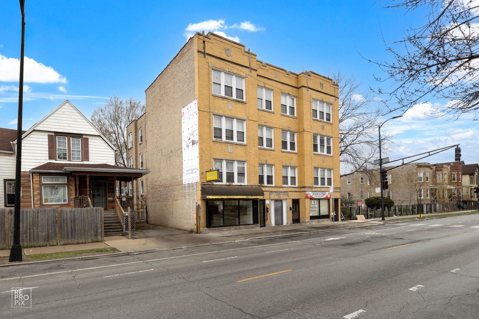 158 Laramie Avenue — Chicago, IL 60644