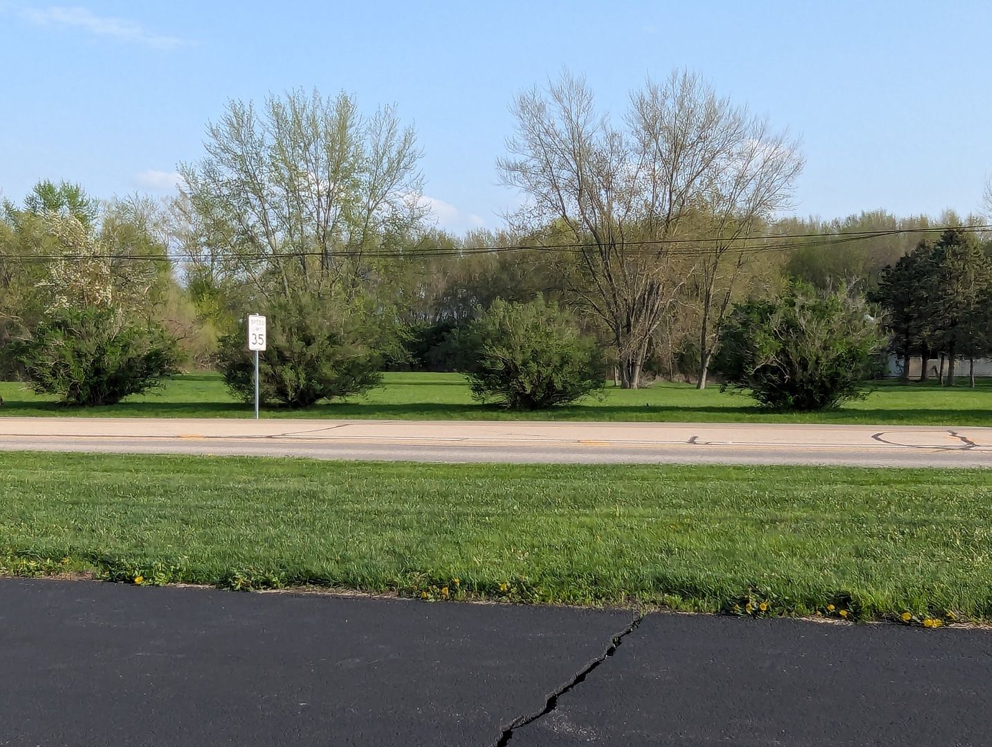 582 W Dresser Road — DeKalb, IL 60115