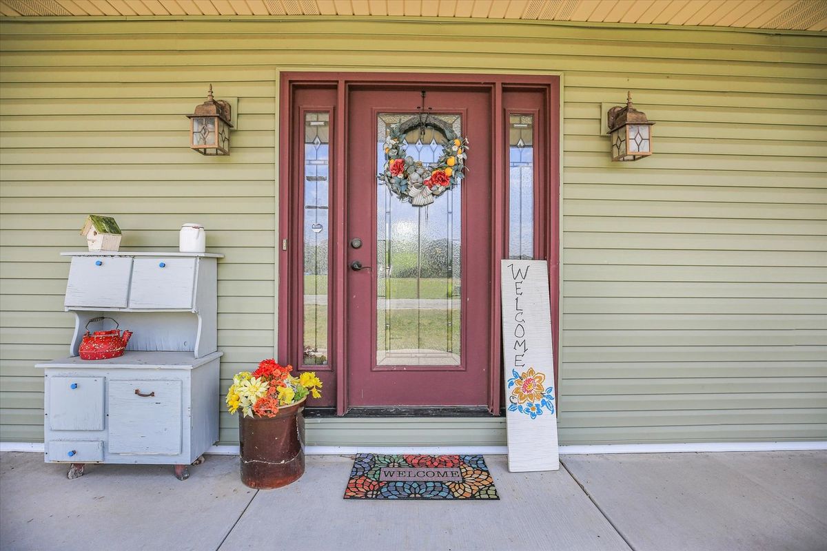 48 Nightingale Circle, Camargo, IL 61919