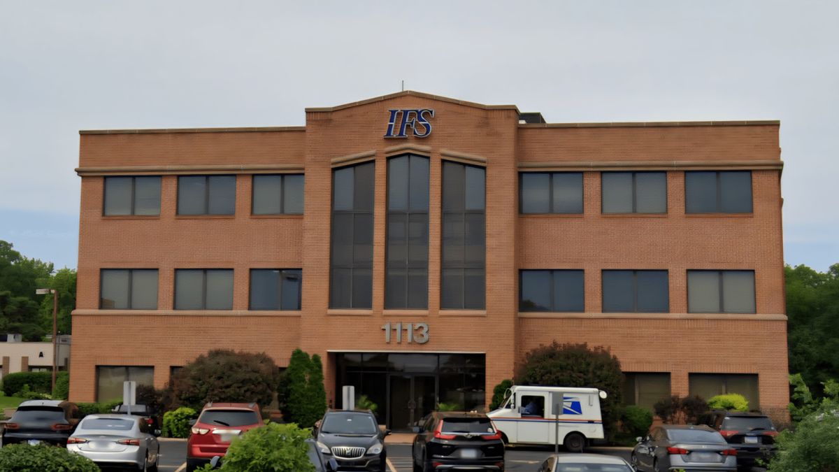 1113 Milwaukee Avenue, Libertyville, IL 60048