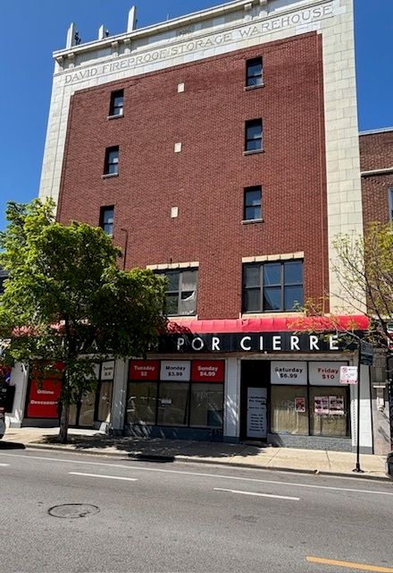 3240 W Lawrence Avenue — Chicago, IL 60625