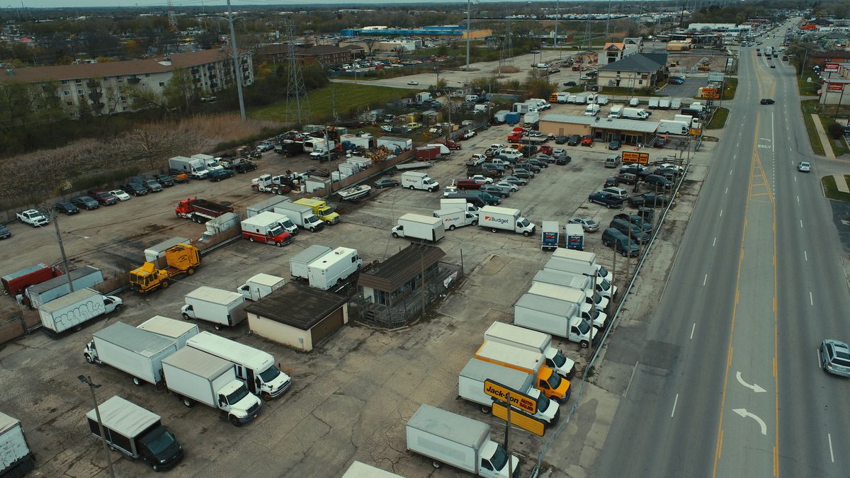 712 Green Bay Road, Waukegan, IL 60085