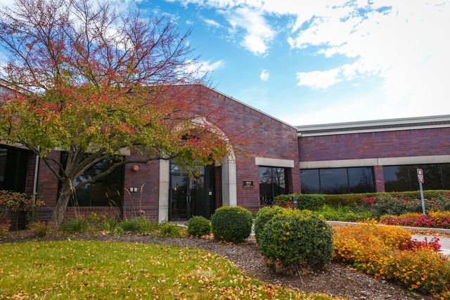 3100 W Higgins Road — Hoffman Estates, IL 60169