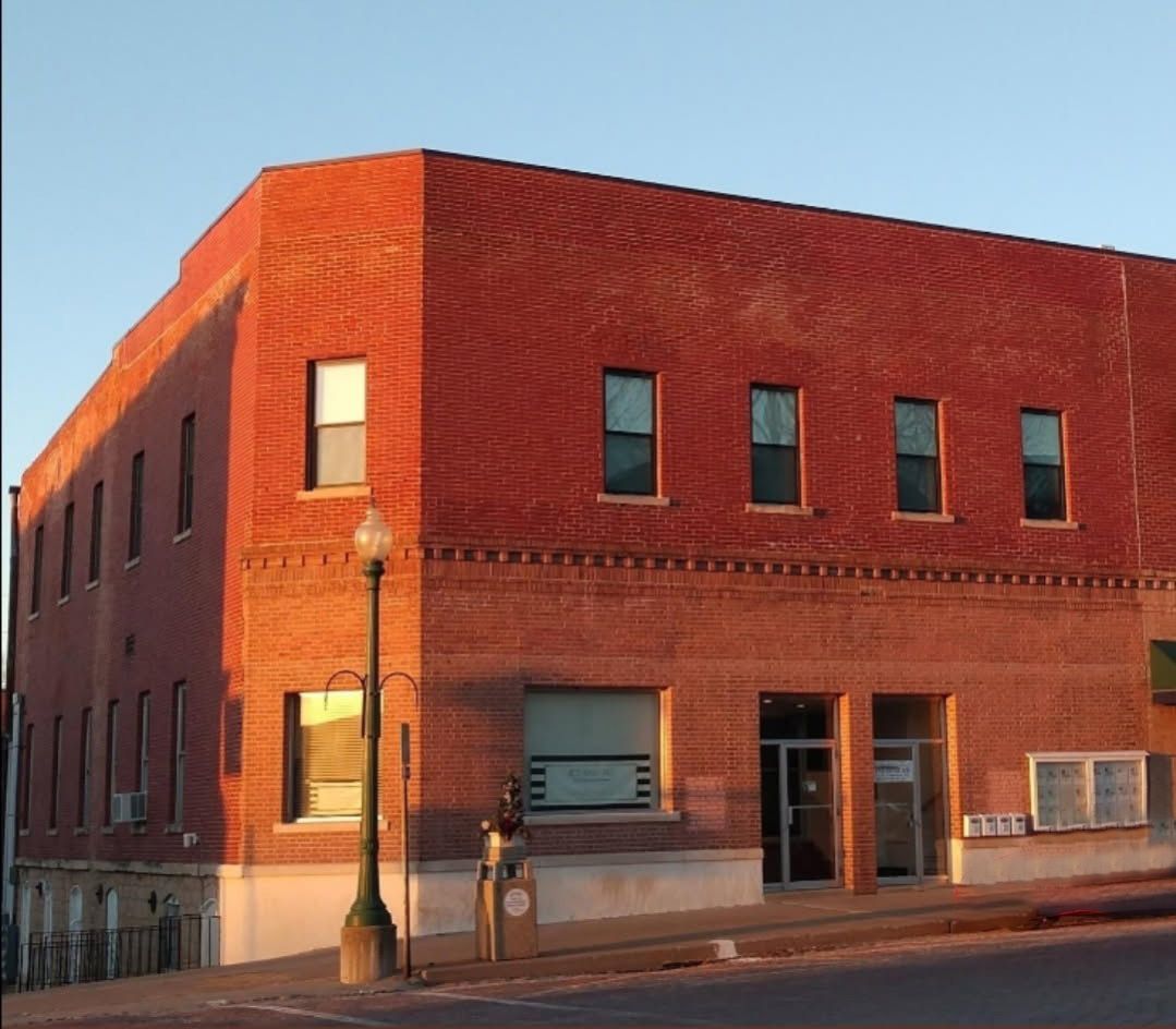 102 E Market Street — Mt. Carroll, IL 61053