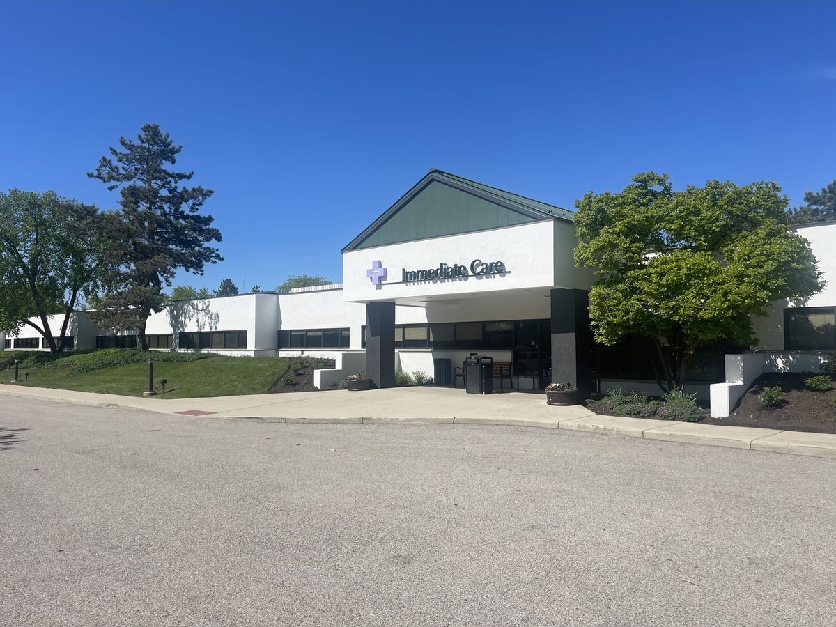 6 Phillip Road, Vernon Hills, IL 60061