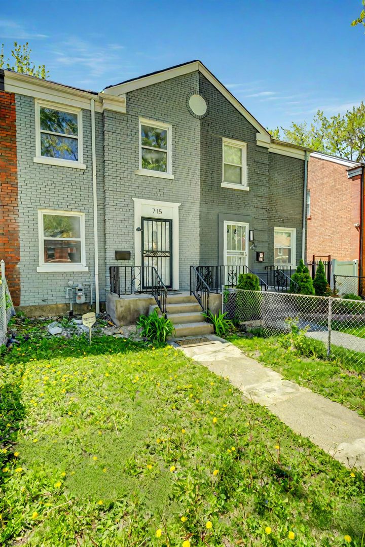 715 E 105TH Place — Chicago, IL 60628