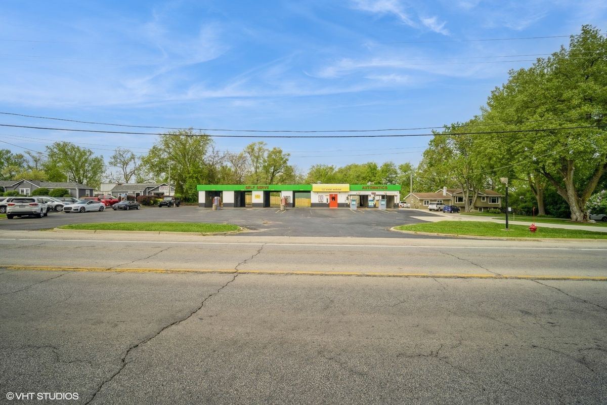 235 State Road, Island Lake, IL 60042