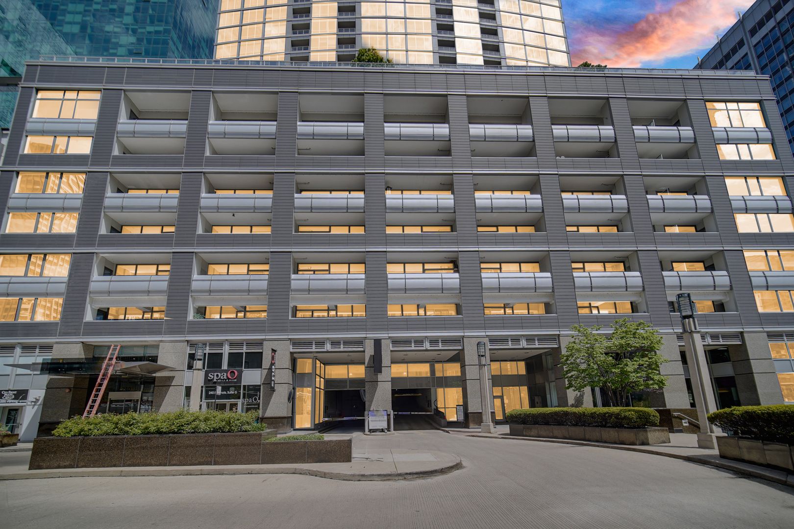 240 E Illinois Street #1004 — Chicago, IL 60611