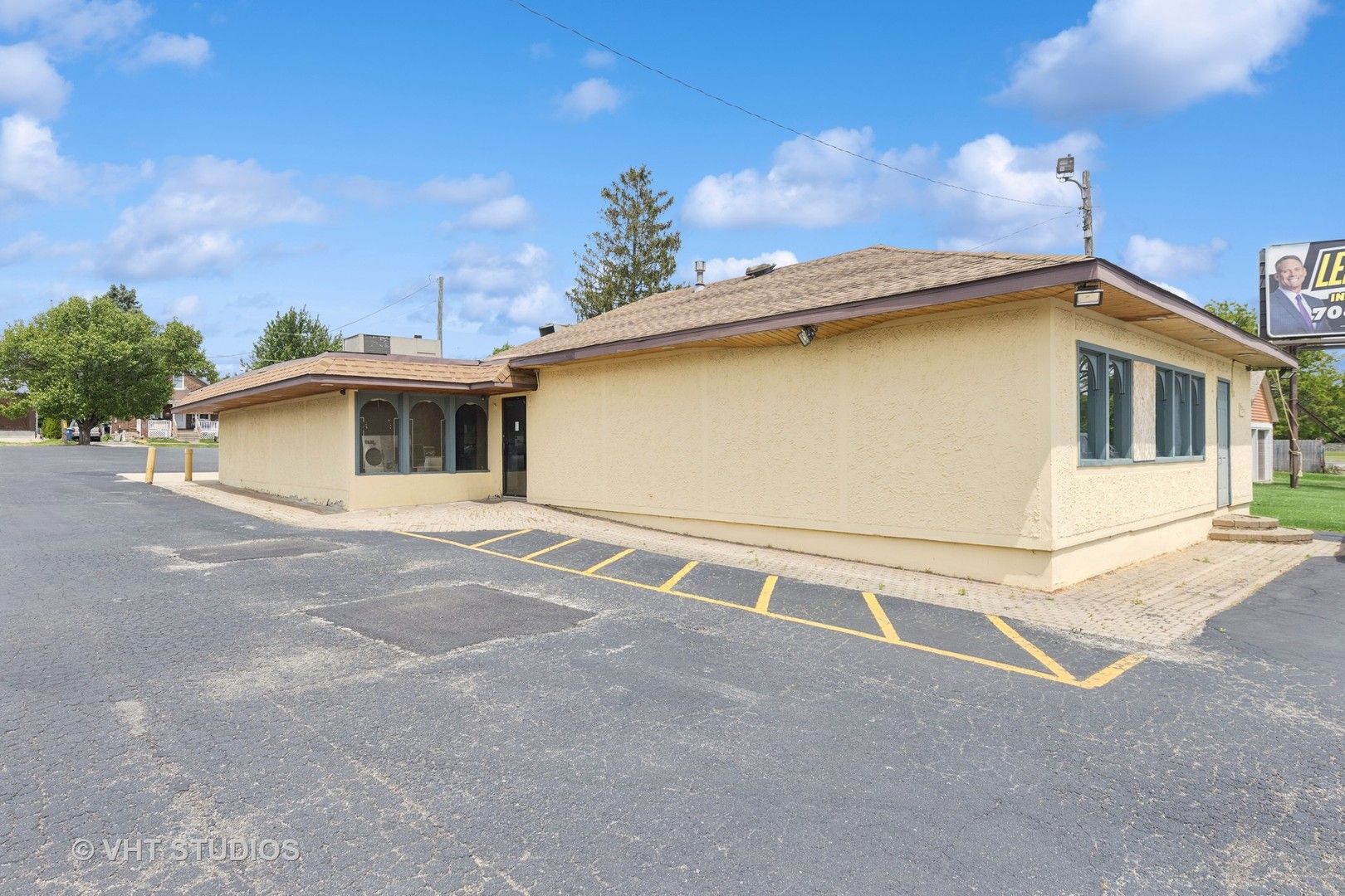 835 S River Street — Aurora, IL 60506