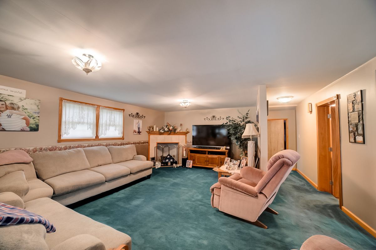 205 Park Street, Milford, IL 60953