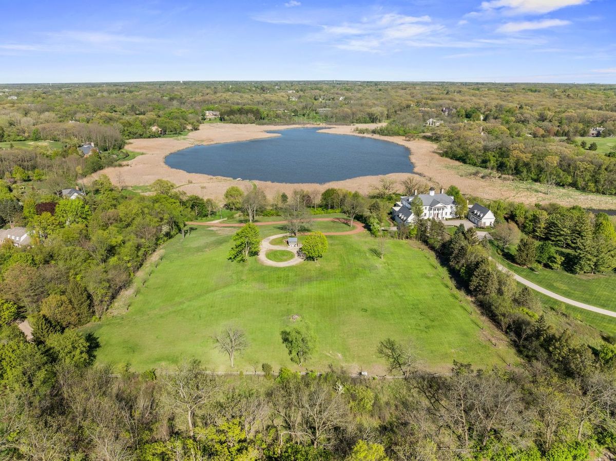 241 Otis Road, Barrington Hills, IL 60010