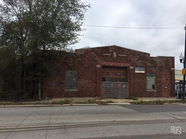 3128 W GRAND Avenue — Chicago, IL 60622