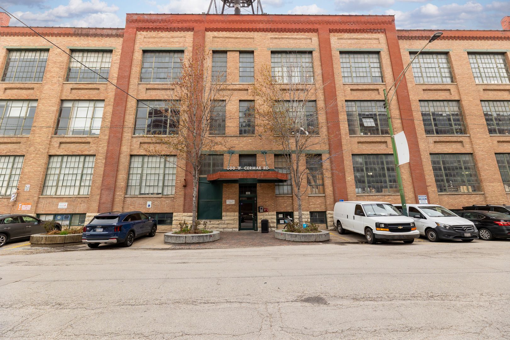 600 Cermak Road — Chicago, IL 60616
