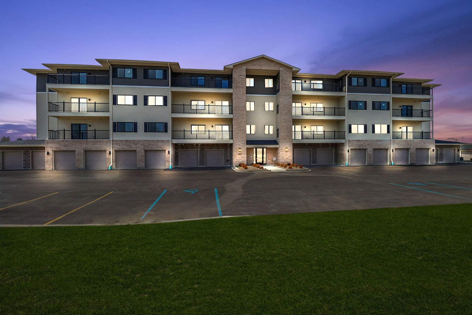 2034 W 75th Place #32 — Merrillville, IN 46410