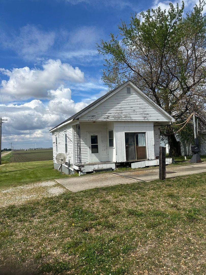 4499 3200 East Road, Arrowsmith, IL 61722