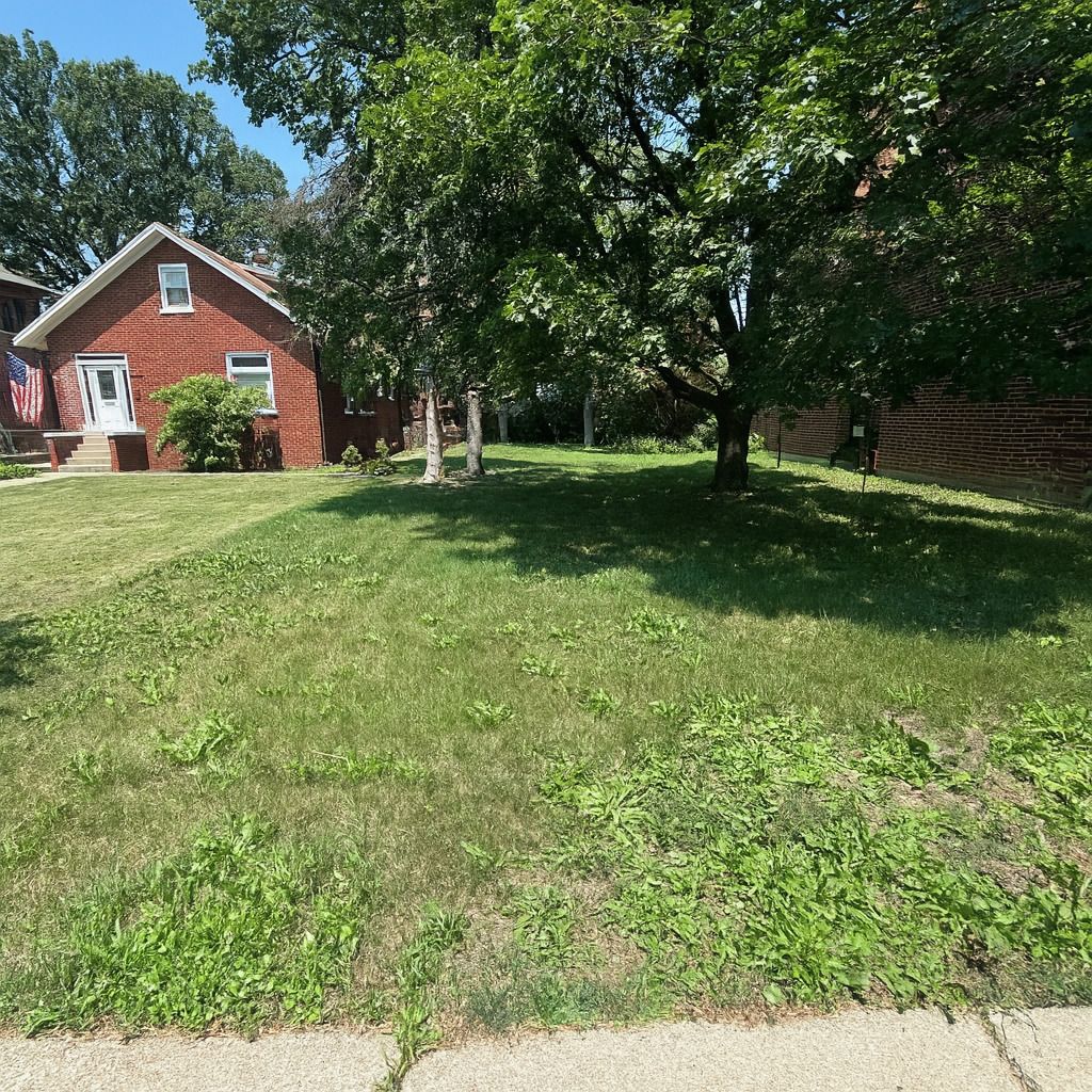 38 E Touhy Avenue — Park Ridge, IL 60068