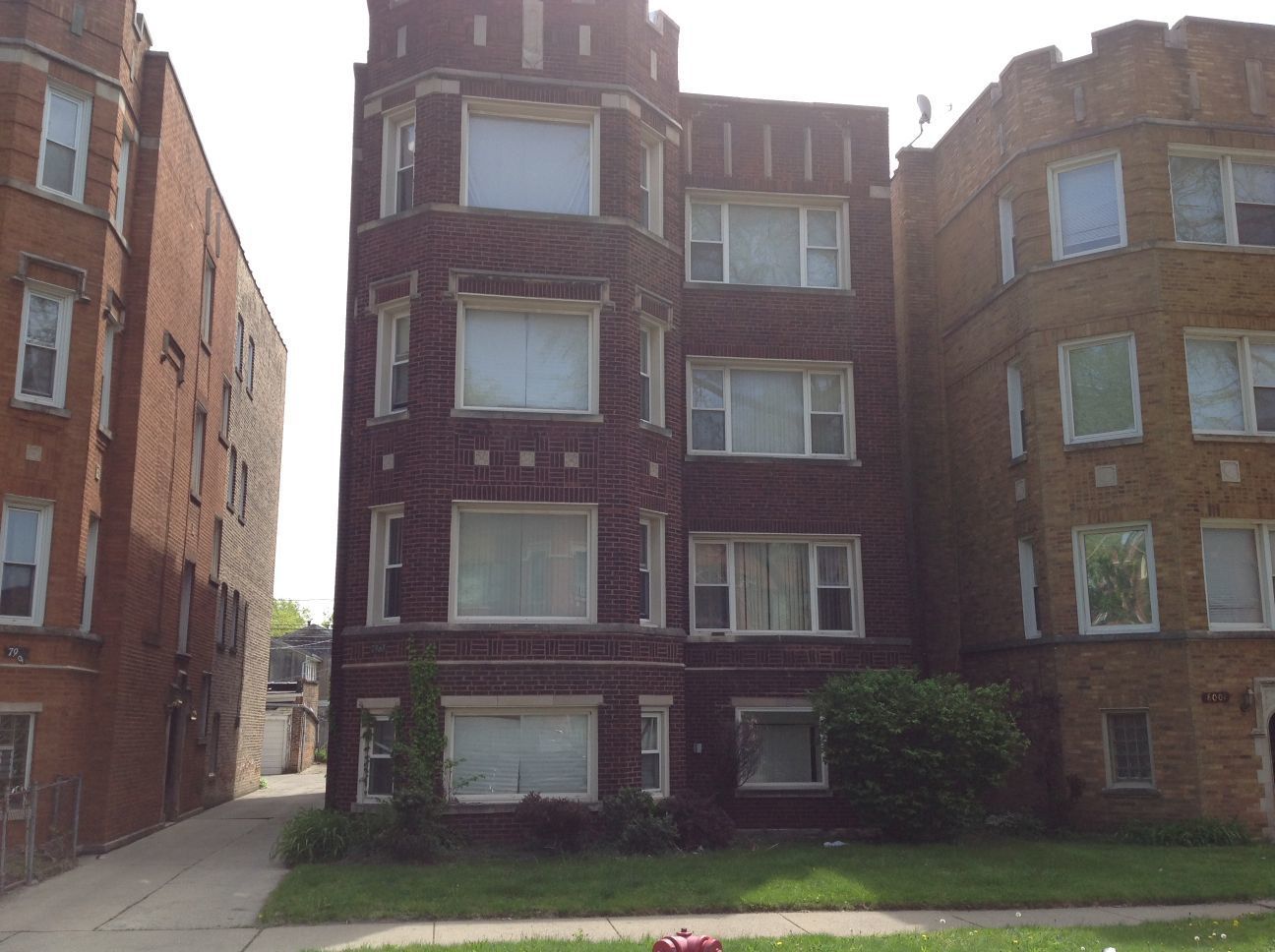 7965 S Phillips Avenue — Chicago, IL 60617