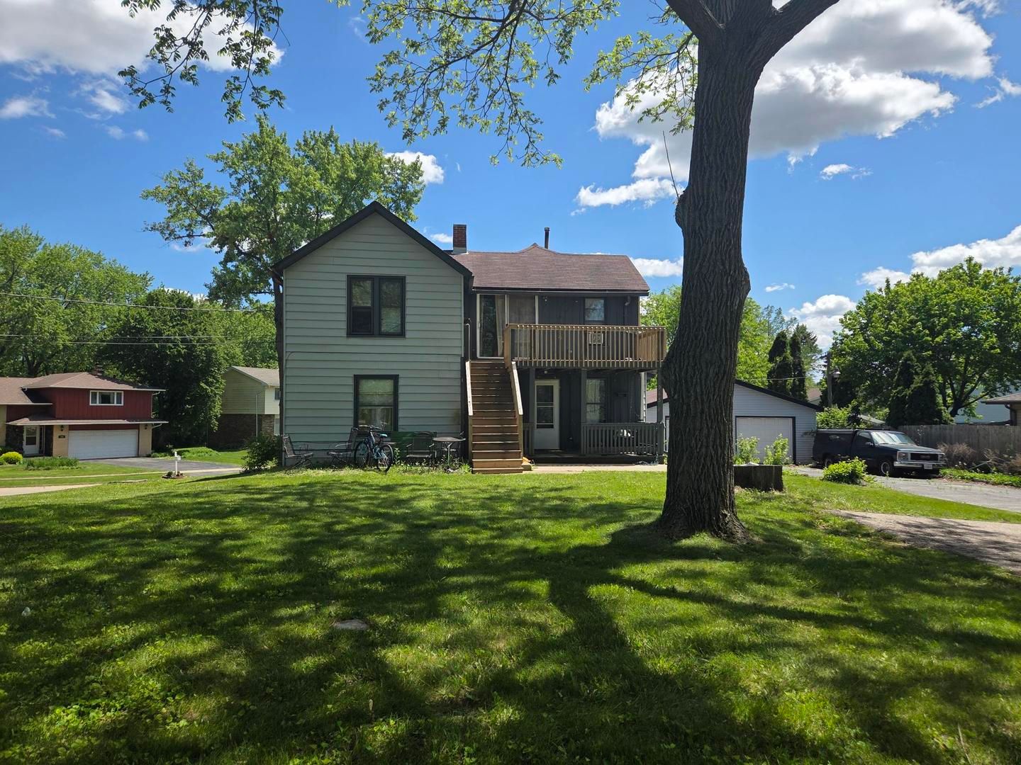 945-947 South Street — Woodstock, IL 60098