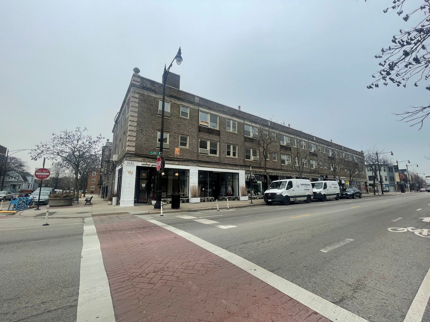 5632-52 N Clark Street #5646 — Chicago, IL 60660