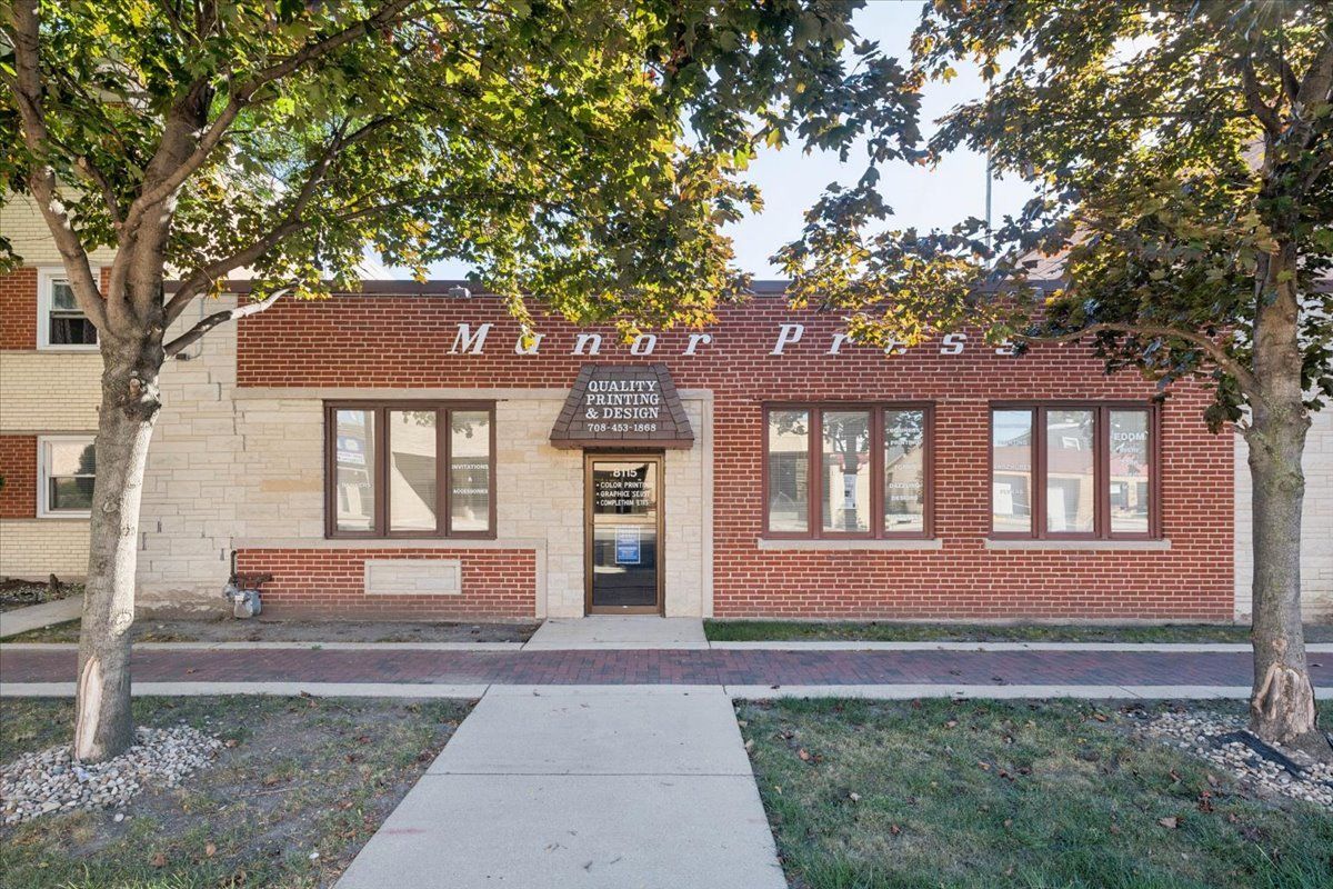 8115 W Grand Avenue — River Grove, IL 60171