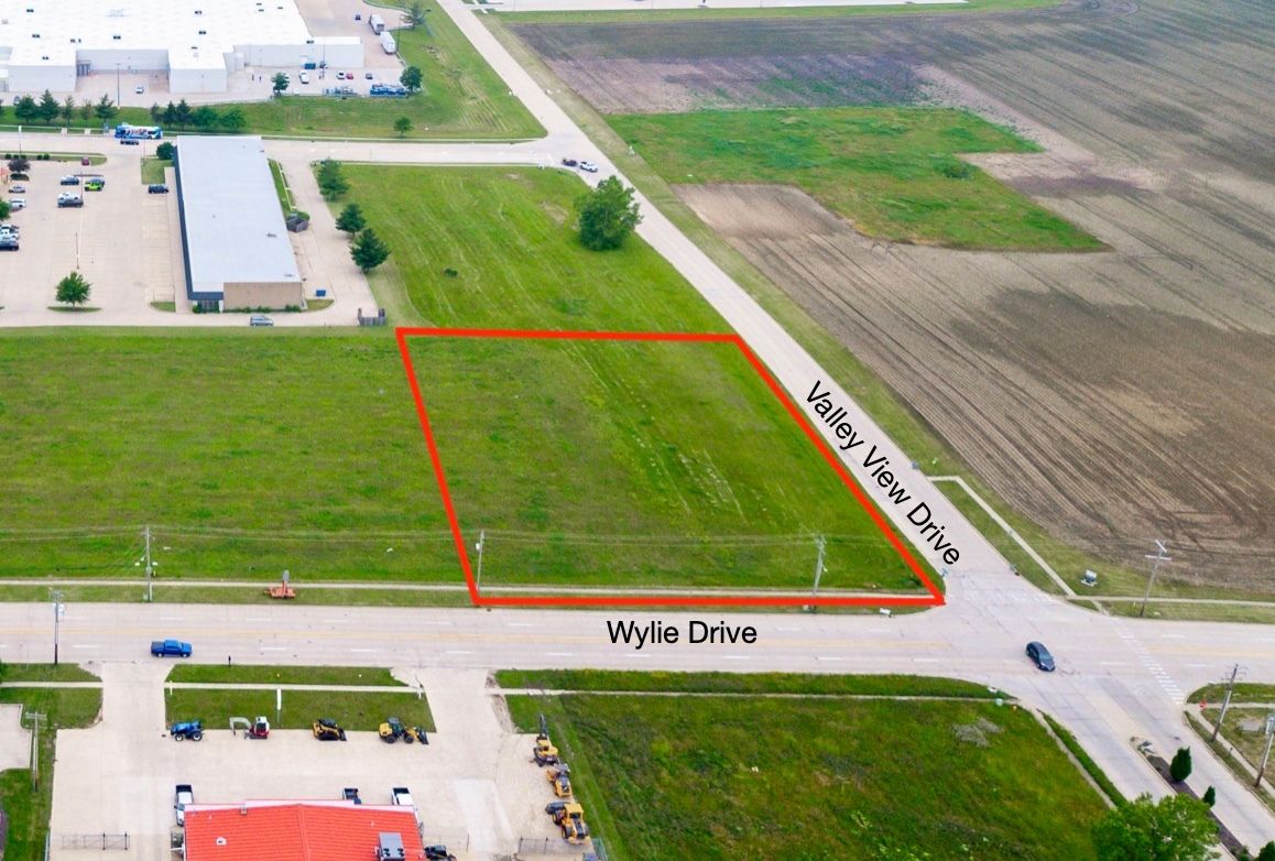 1044 Wylie Drive, Bloomington, IL 61705