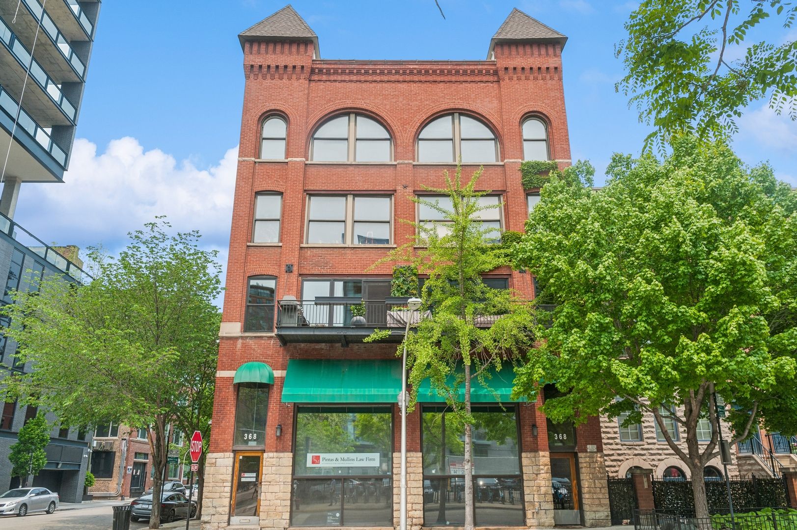368 W Huron Street #G — Chicago, IL 60654