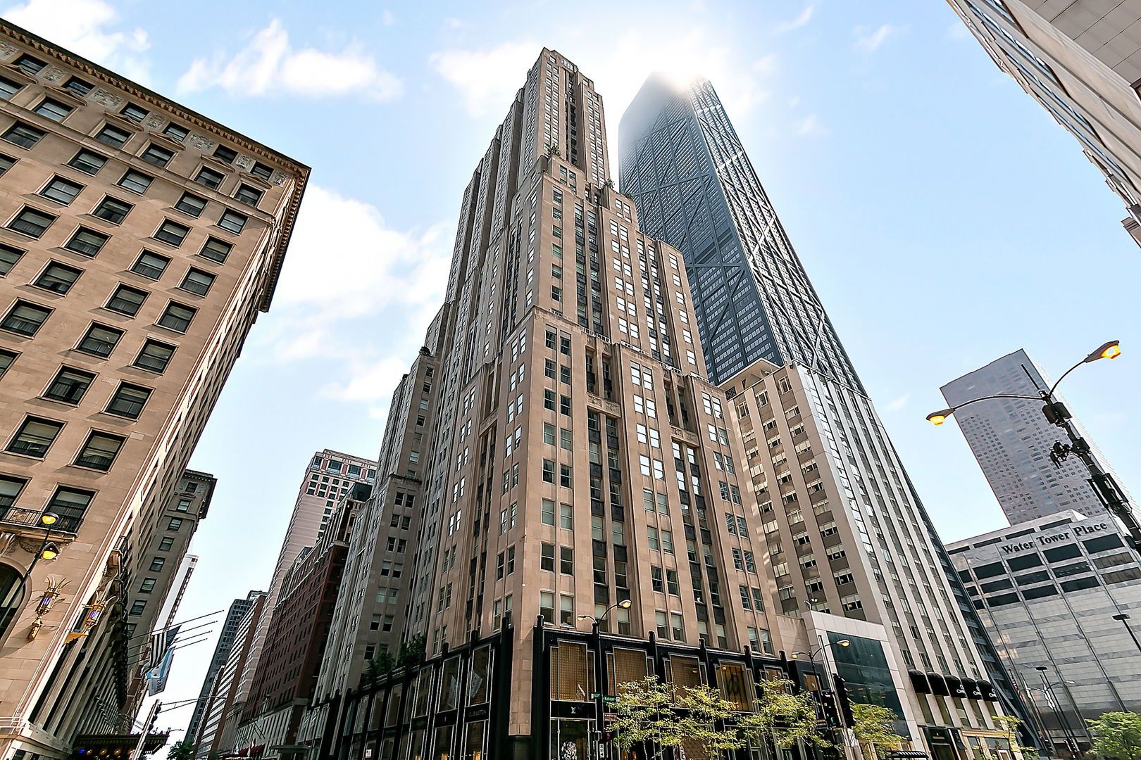 159 E Walton Place #8C — Chicago, IL 60611