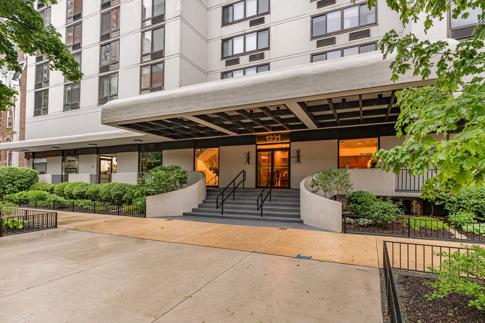 1221 N Dearborn Street #207N — Chicago, IL 60610