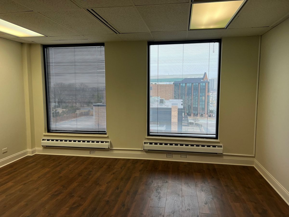 17W300 22 Nd St Street #420, Oakbrook Terrace, IL 60181