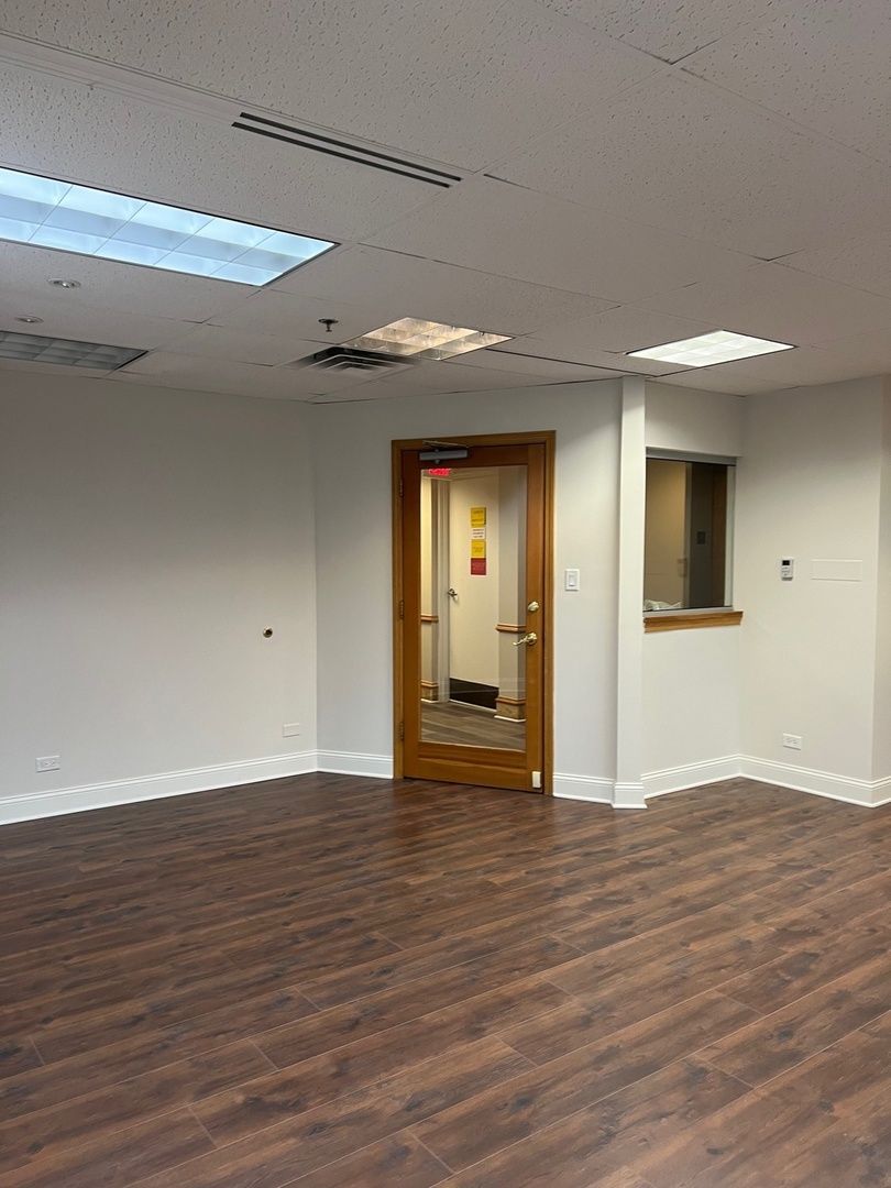 17W300 22 Nd St Street #420, Oakbrook Terrace, IL 60181