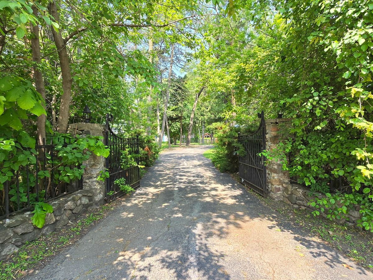 34110 CIRCLE Drive, Grayslake, IL 60030