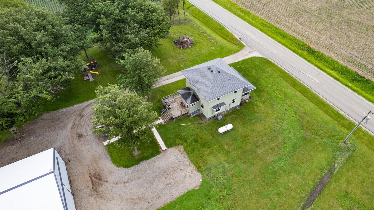 884 E 1200n Road, Melvin, IL 60952